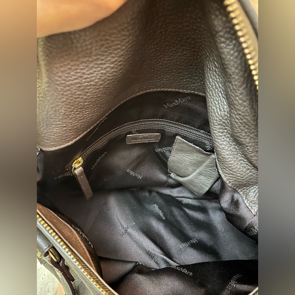 MaxMara Brown Leather Hobo Bag w/ Zip Closure & Detachable Strap - Picture 14 of 17